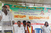 Karnataka Rakshana Vedike stages protest against sand scarcity